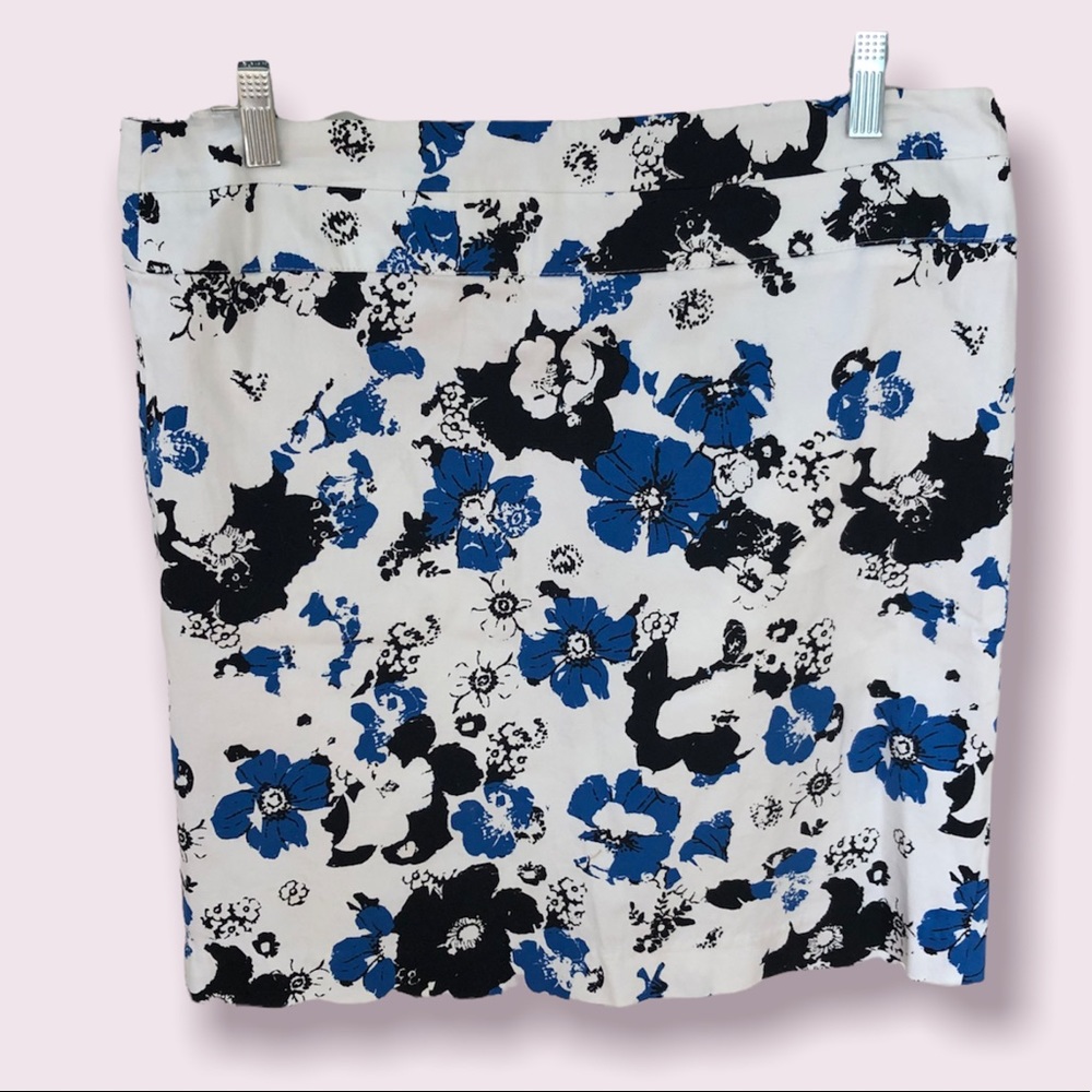 Donna Ricco floral cotton skirt size 12. Excellent condition.